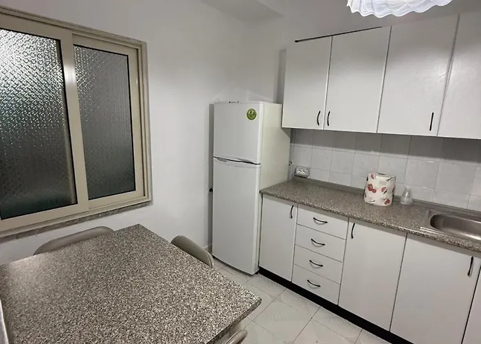 Center View 티라나